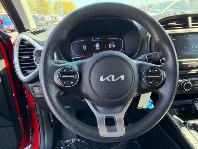 Certified 2025 Kia Soul LX w/ LX Technology Package FWD image 14