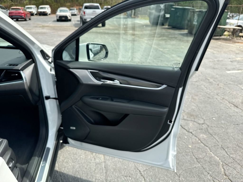 Used 2023 Cadillac XT6 Sport w/ Technology Package image 32