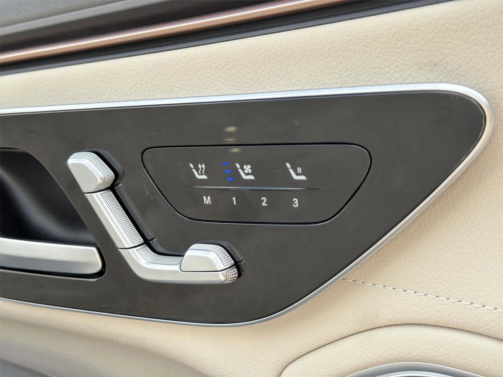 Used 2023 Mercedes-Benz EQS 580 4MATIC Sedan image 36