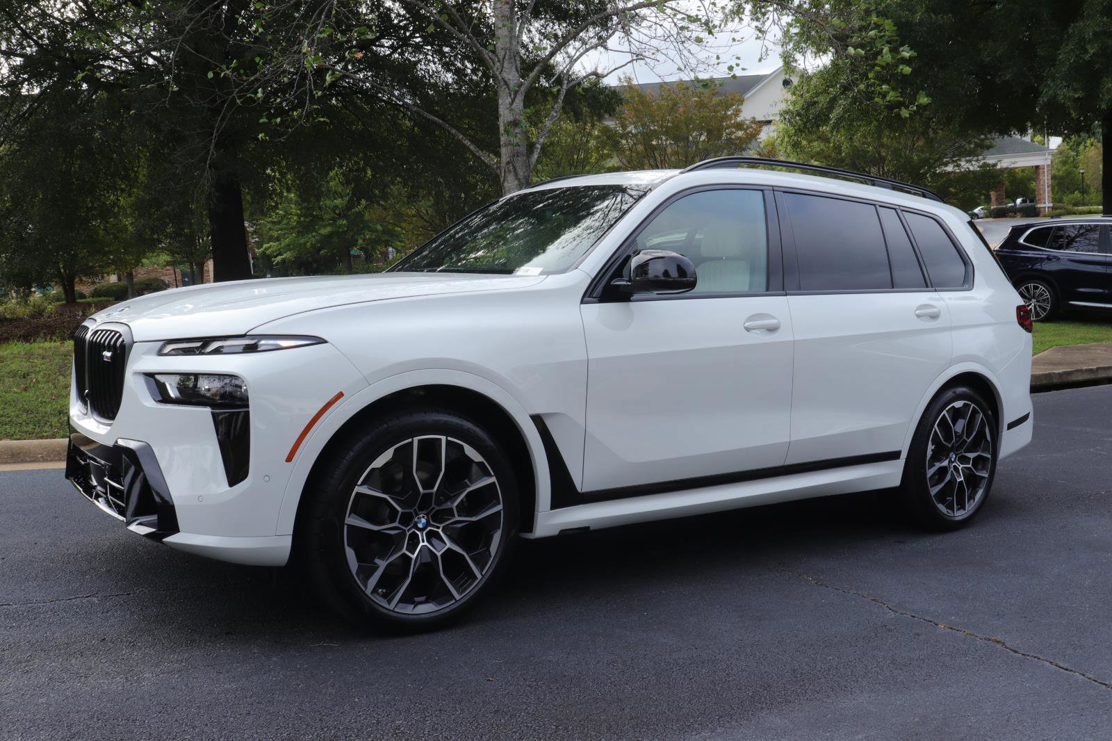 New 2026 BMW X7 M60i image 1