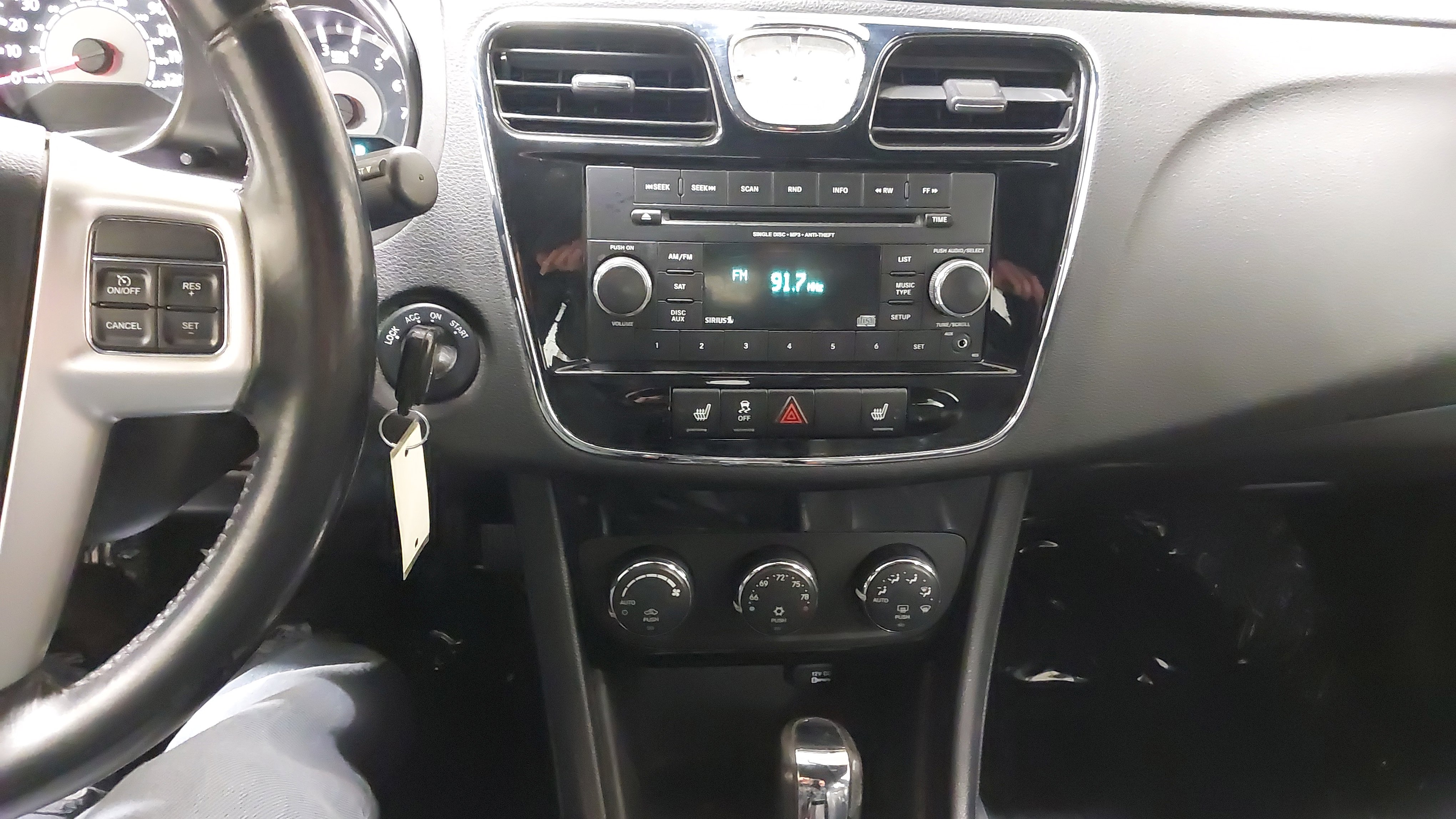 Used 2014 Chrysler 200 Limited image 21