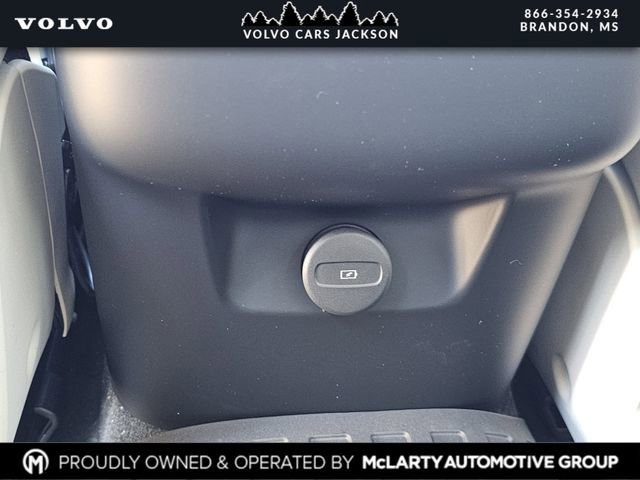 New 2026 Volvo XC60 B5 Ultra w/ Protection Package Premier image 18