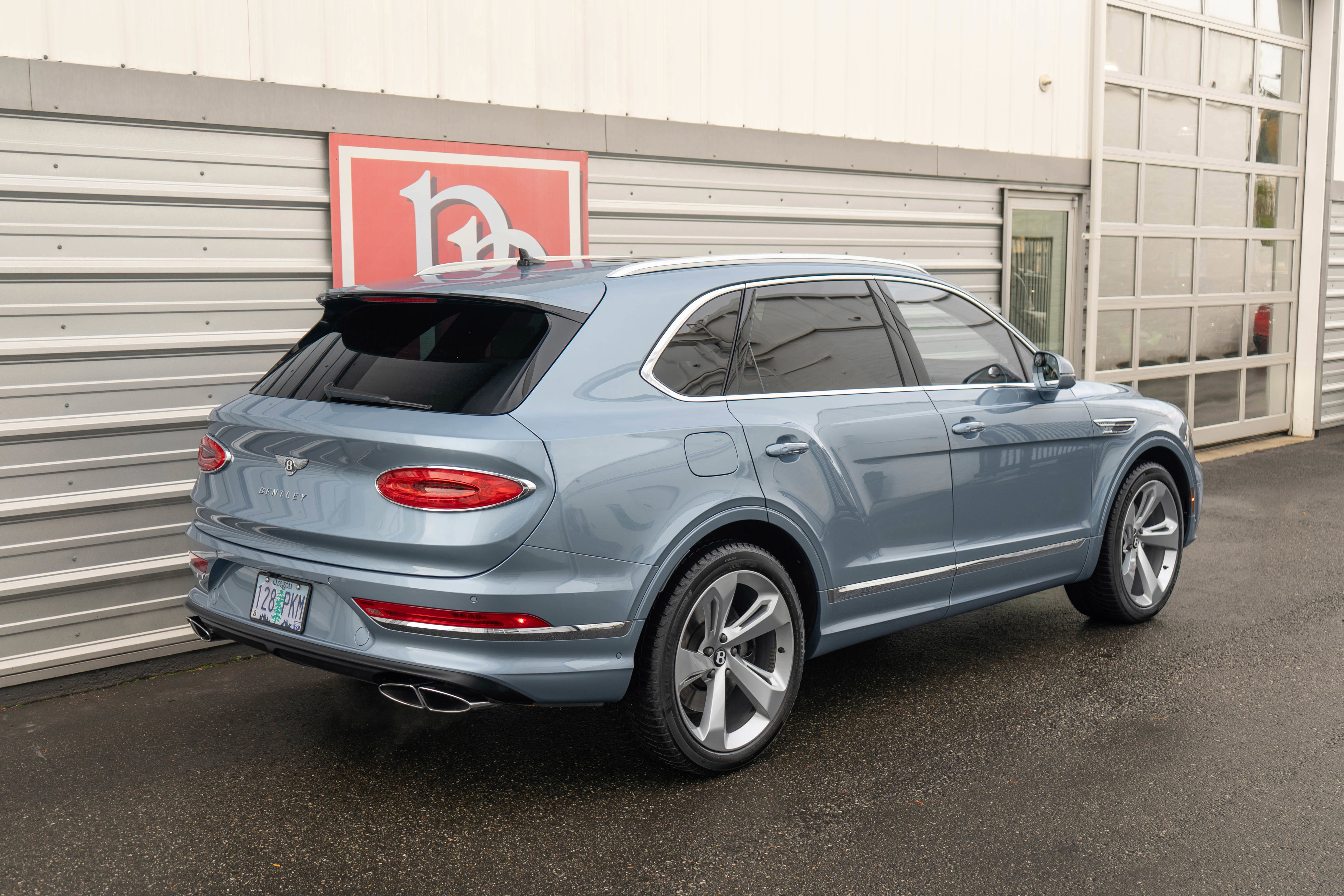 Used 2023 Bentley Bentayga image 48