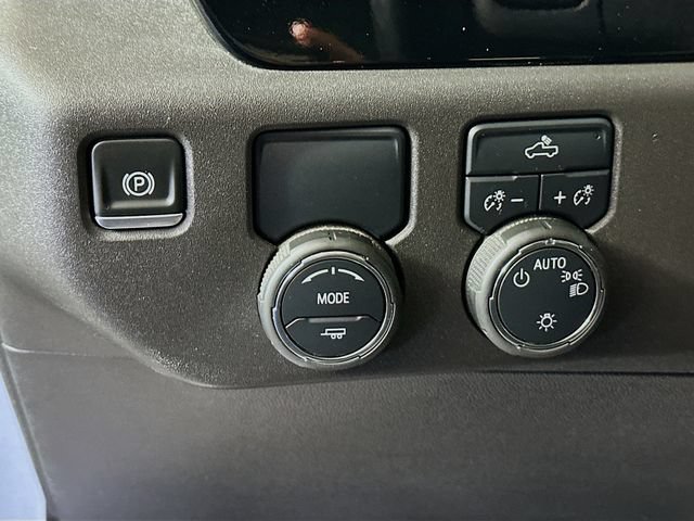 Used 2025 Chevrolet Silverado 1500 LT RWD image 11
