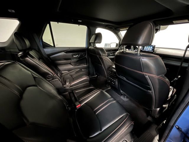 Used 2025 Honda Pilot TrailSport image 12