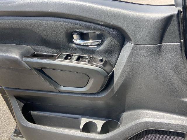 Used 2019 Nissan Titan SV w/ SV Convenience Package RWD image 18