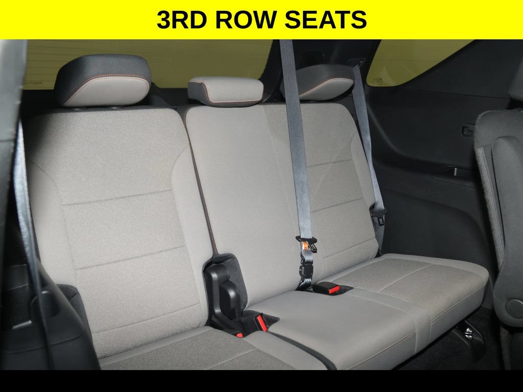 Used 2025 Chevrolet Traverse LT AWD/4WD image 11