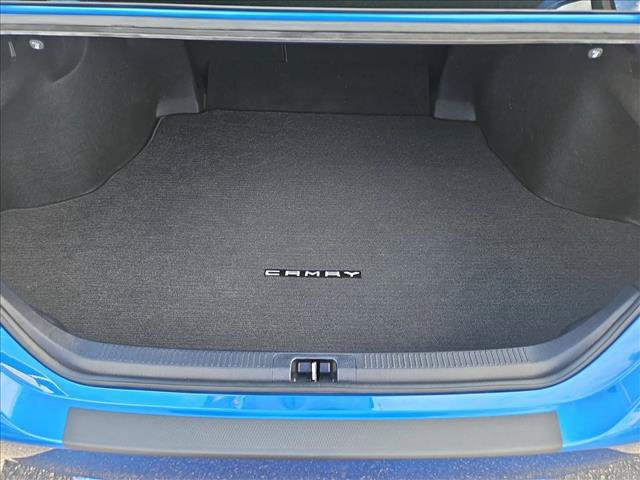 Used 2019 Toyota Camry SE w/ Audio Package FWD image 6