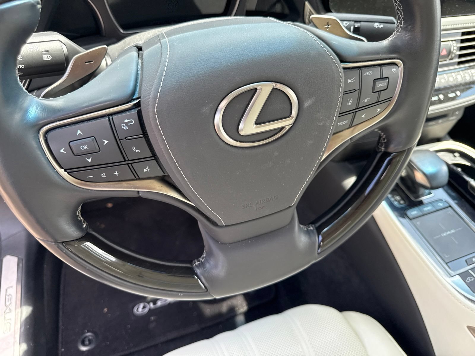 Used 2022 Lexus LS 500 w/ Interior Upgrade Package RWD image 15