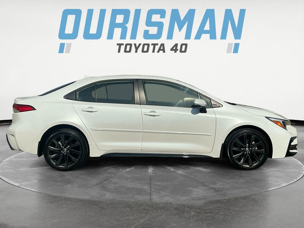 Certified 2025 Toyota Corolla SE image 9