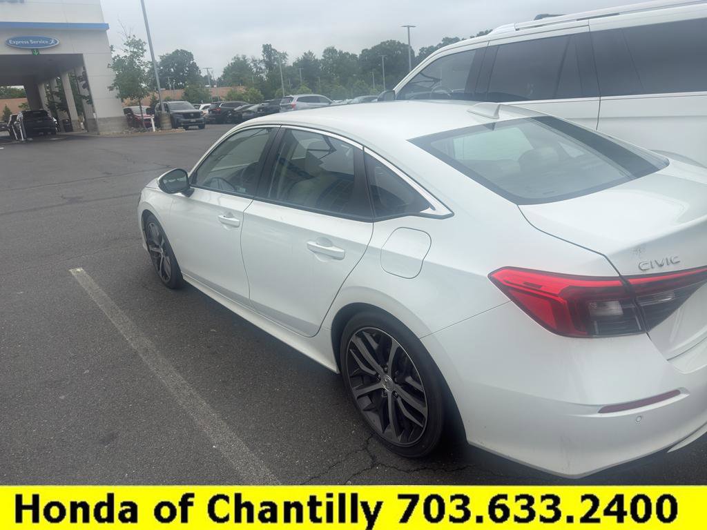 Used 2023 Honda Civic Touring image 3