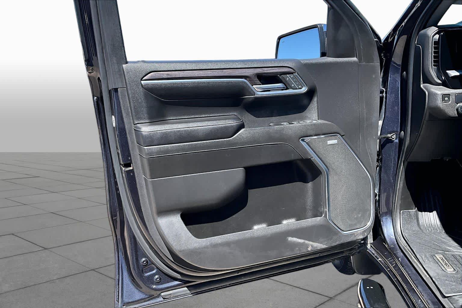Used 2023 Chevrolet Silverado 1500 LTZ RWD image 21