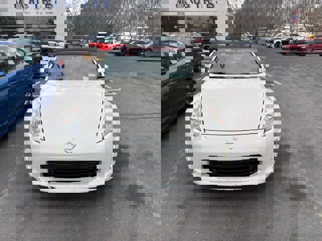 Used 2017 Nissan 370Z Touring Sport video 2