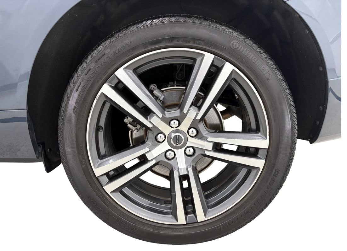 Used 2019 Volvo XC60 T5 Momentum w/ Advanced Package AWD/4WD image 9