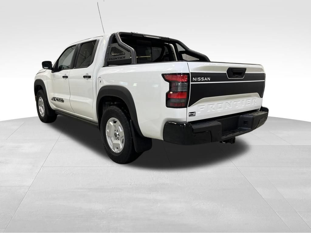 Used 2024 Nissan Frontier SV w/ Hardbody Edition AWD/4WD image 3