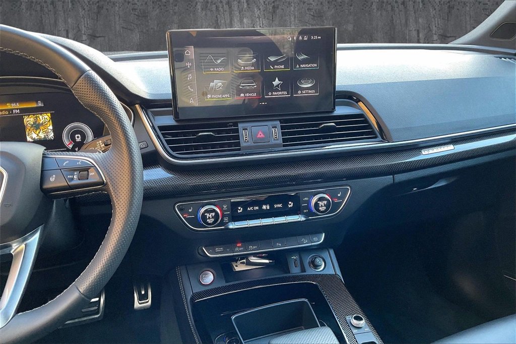 Used 2024 Audi SQ5 Premium Plus w/ Premium Plus Package image 9