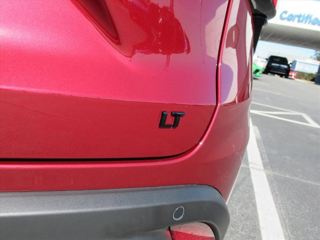 Certified 2025 Chevrolet Trax LT w/ Driver Confidence Package image 10