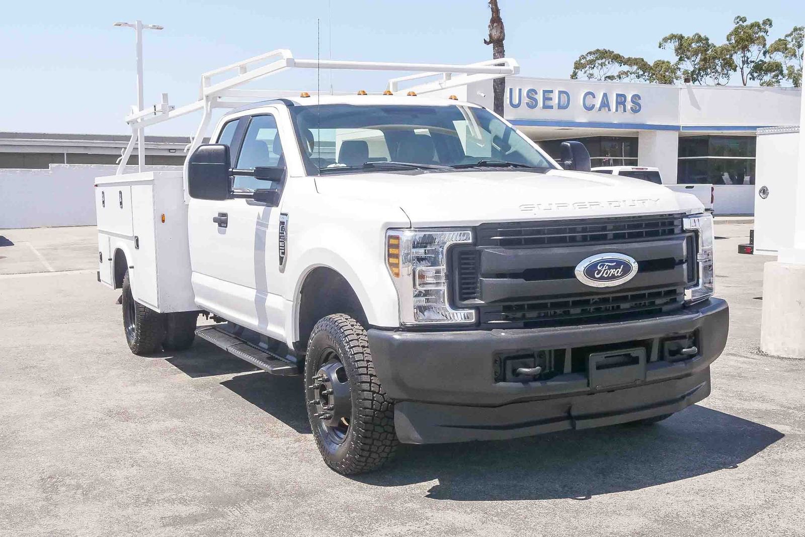 Used 2018 Ford F350 XL w/ Trailer Tow Package AWD/4WD image 3