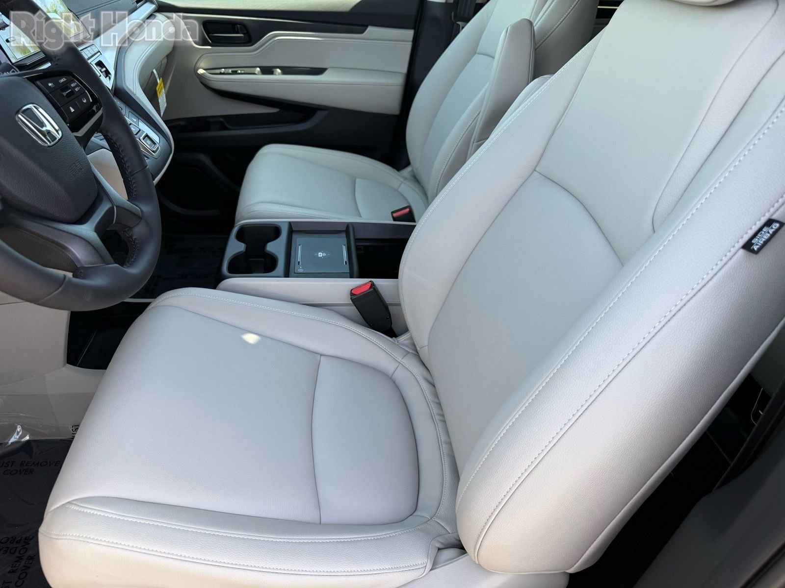 Used 2026 Honda Odyssey EX-L image 13