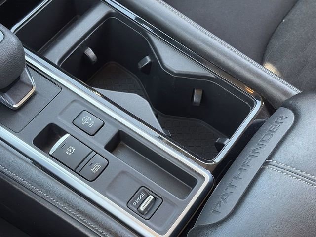 Used 2022 Nissan Pathfinder SV w/ SV Premium Package image 31