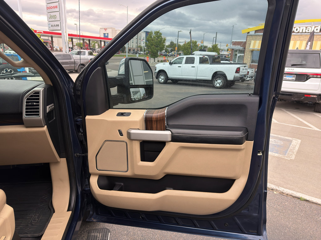 Used 2015 Ford F150 Lariat w/ Equipment Group 502A Luxury AWD/4WD image 9