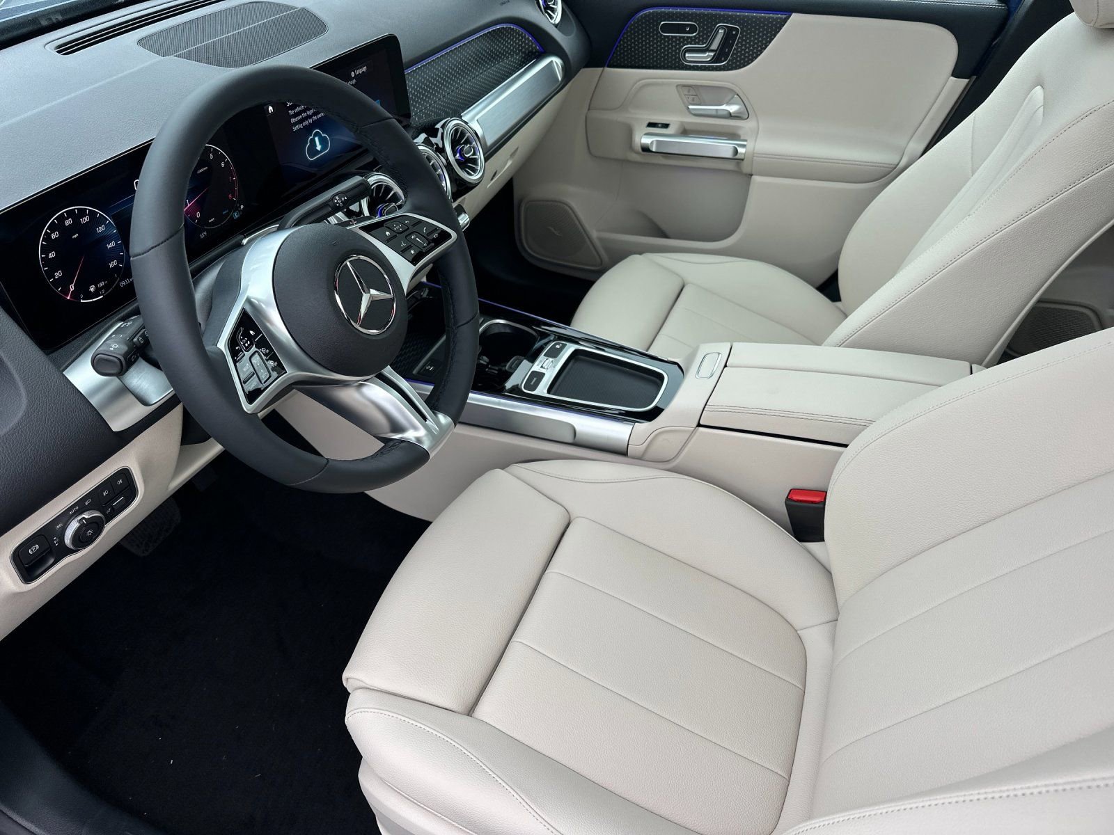 New 2026 Mercedes-Benz GLB 250 4MATIC image 10