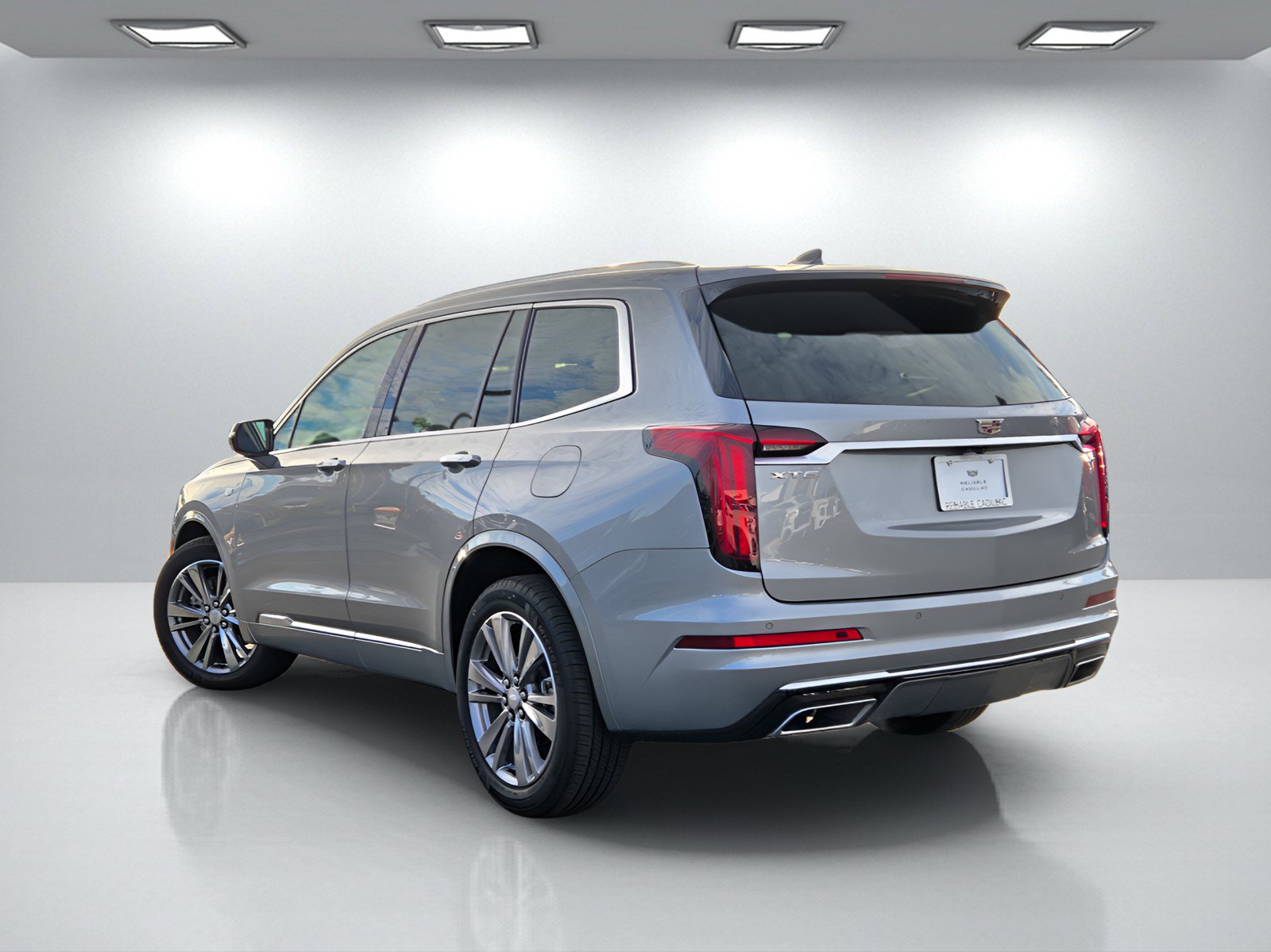 Certified 2025 Cadillac XT6 Premium Luxury image 6