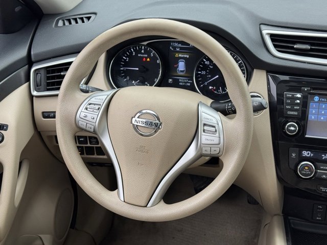 Used 2015 Nissan Rogue SV w/ SV Premium Package image 16