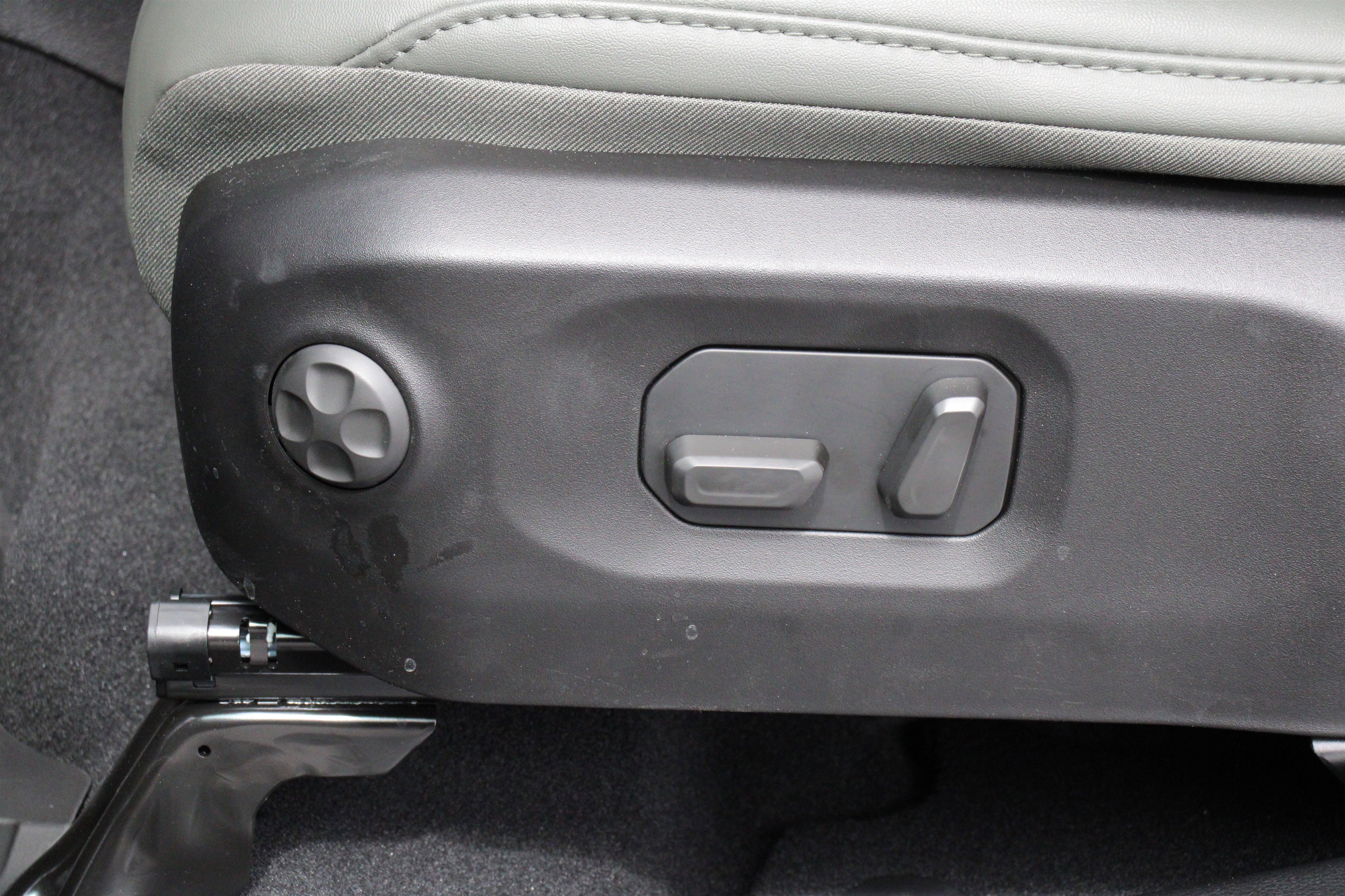 New 2026 Jeep Gladiator Mojave image 4