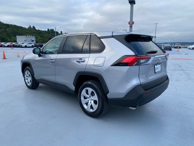 Certified 2025 Toyota RAV4 LE AWD/4WD image 10