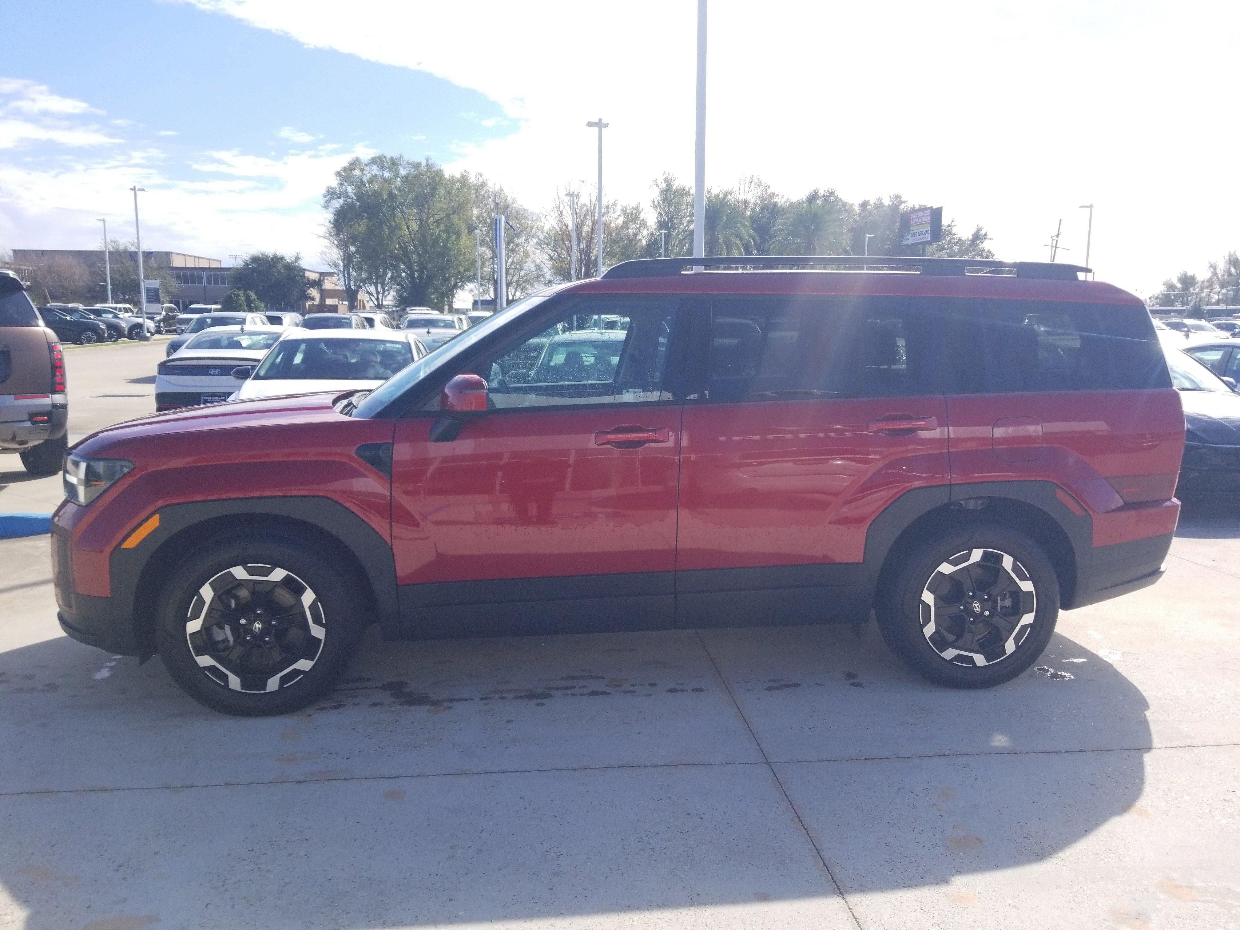 Certified 2025 Hyundai Santa Fe SEL image 4