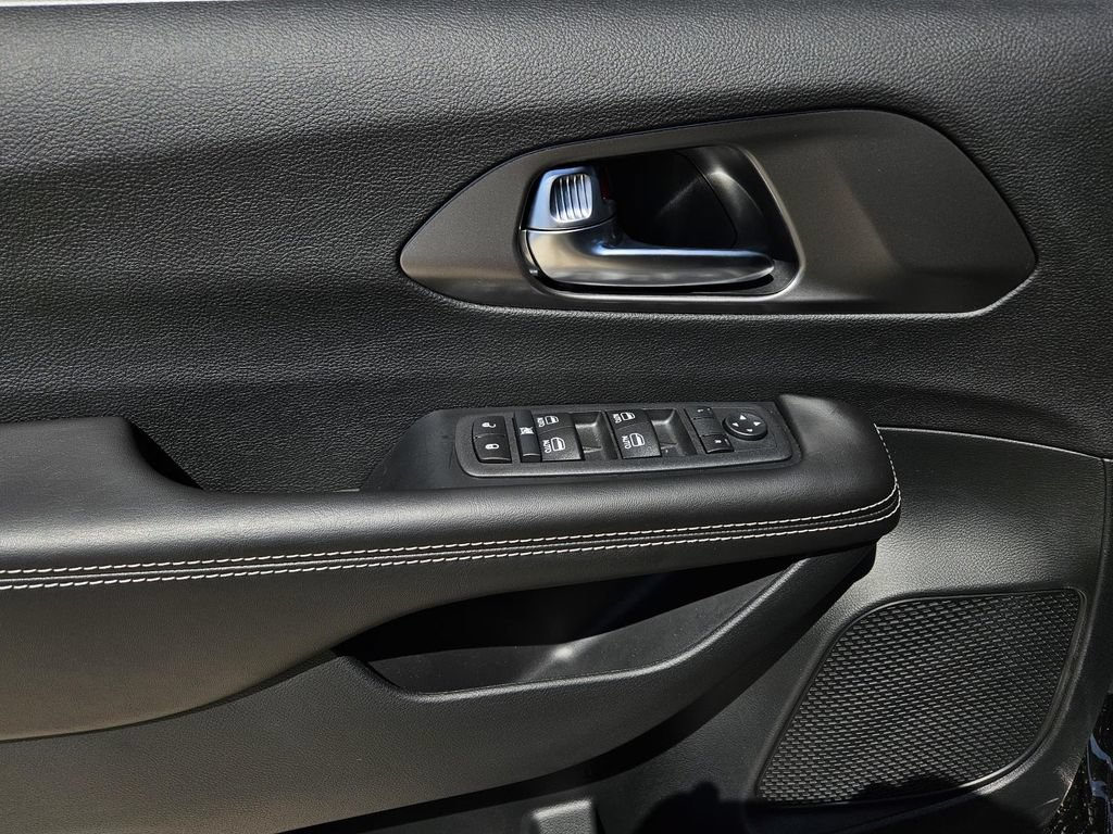 New 2026 Chrysler Voyager LX FWD image 15