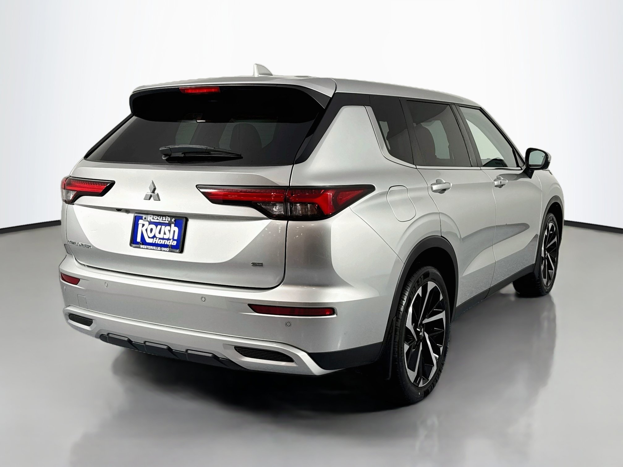 Used 2022 Mitsubishi Outlander SEL Black Edition FWD image 5