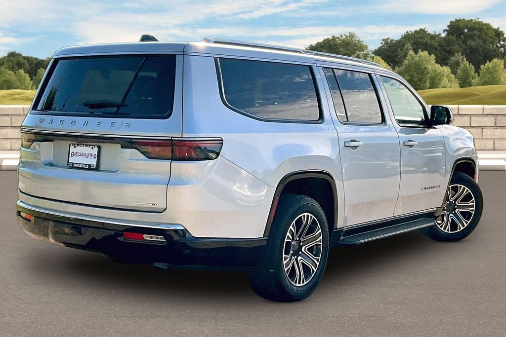 Used 2024 Jeep Wagoneer L Series II w/ Flexible Seating Group AWD/4WD image 12