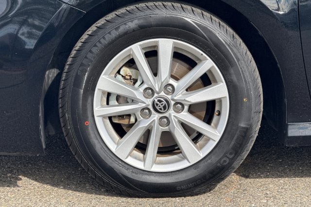Used 2025 Toyota Camry LE FWD image 33
