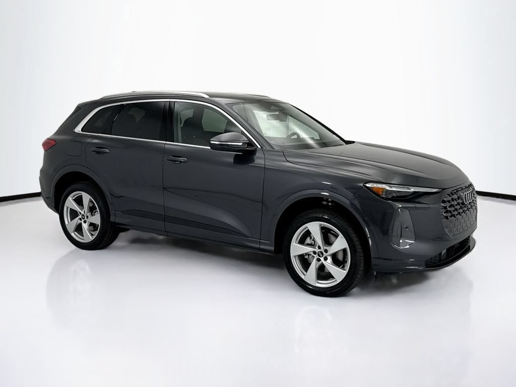 Used 2026 Audi Q5 Premium Plus w/ Premium Plus AWD/4WD image 3