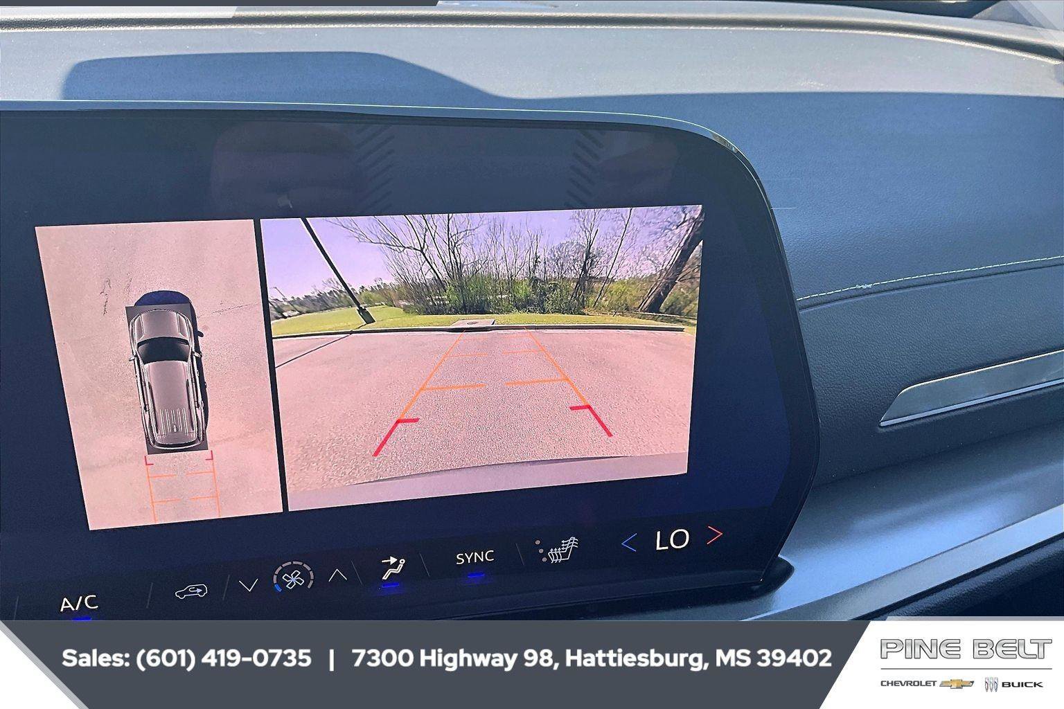 New 2026 Chevrolet Traverse LT w/ Sun and Wheel Package FWD image 15