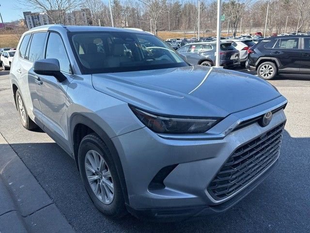 Used 2024 Toyota Grand Highlander XLE image 9