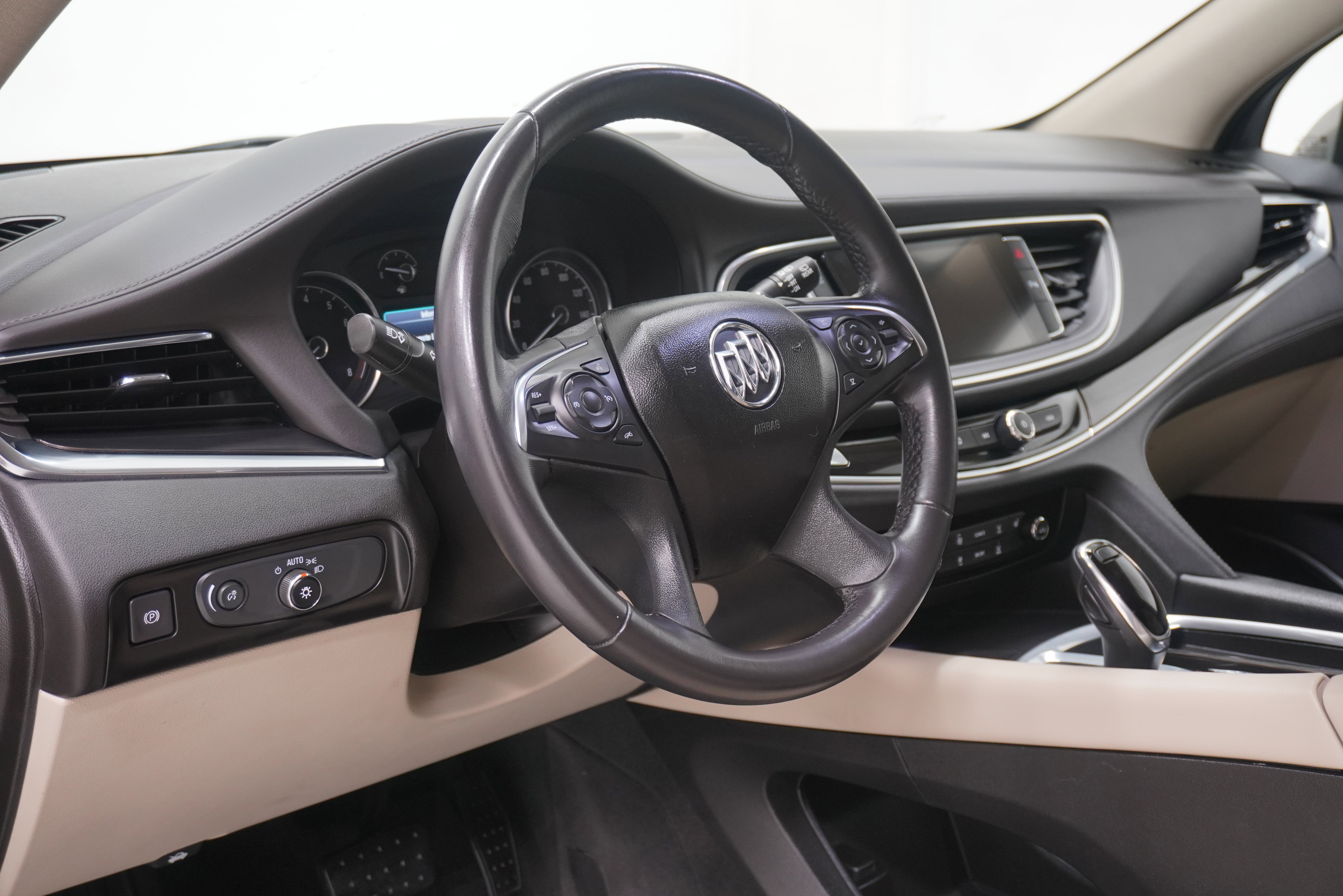 Used 2019 Buick Enclave Essence FWD image 10