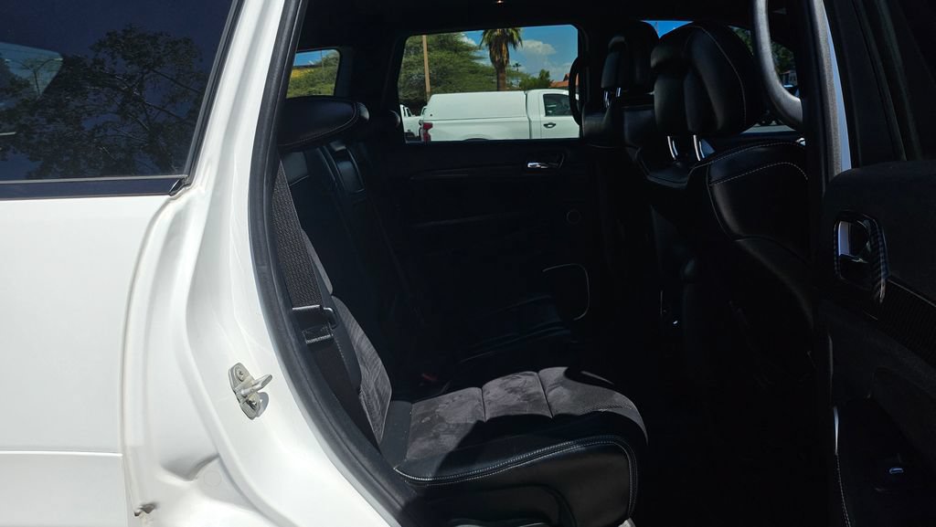 Used 2016 Jeep Grand Cherokee SRT AWD/4WD image 25