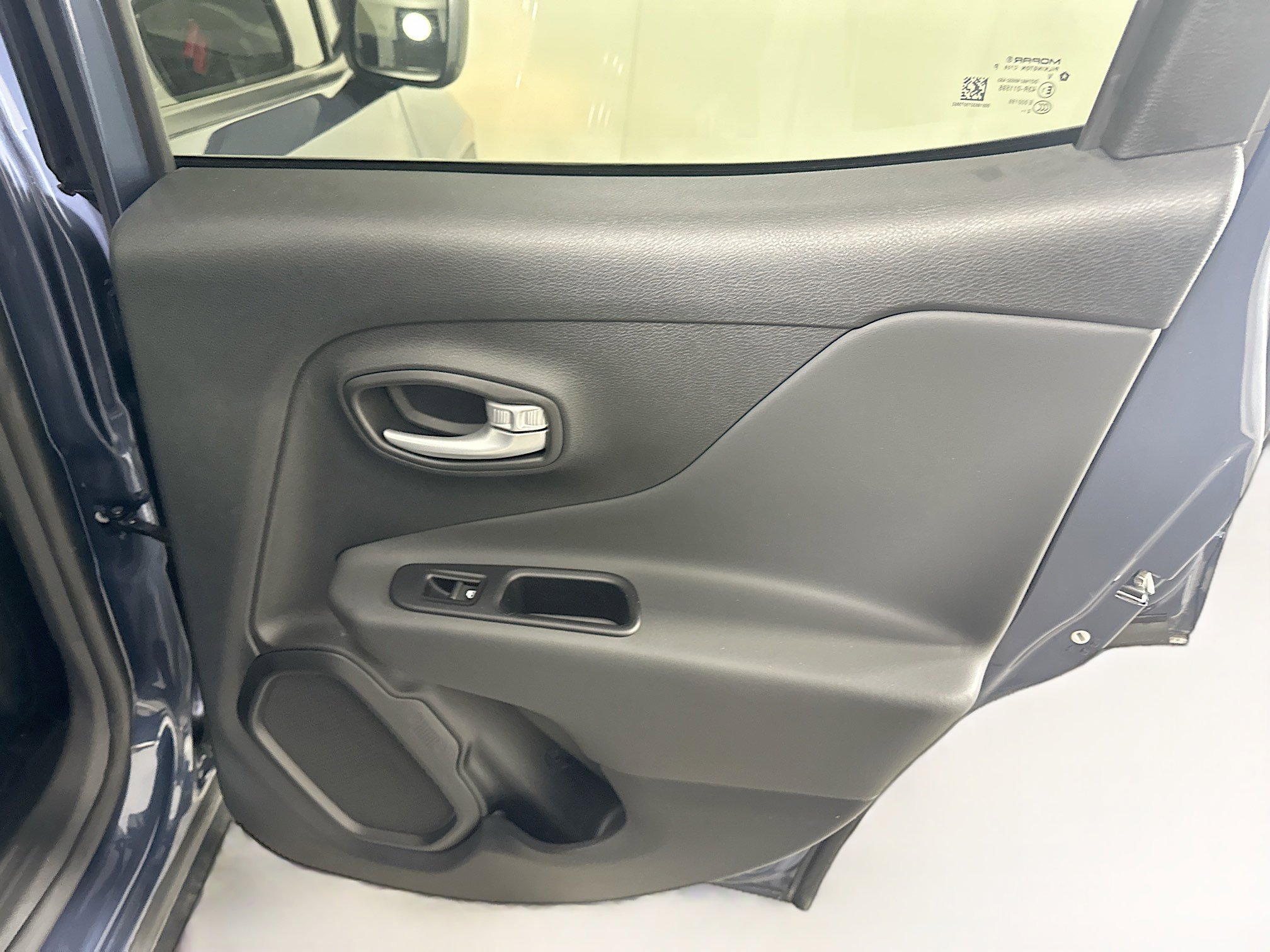 Used 2023 Jeep Renegade Latitude image 29