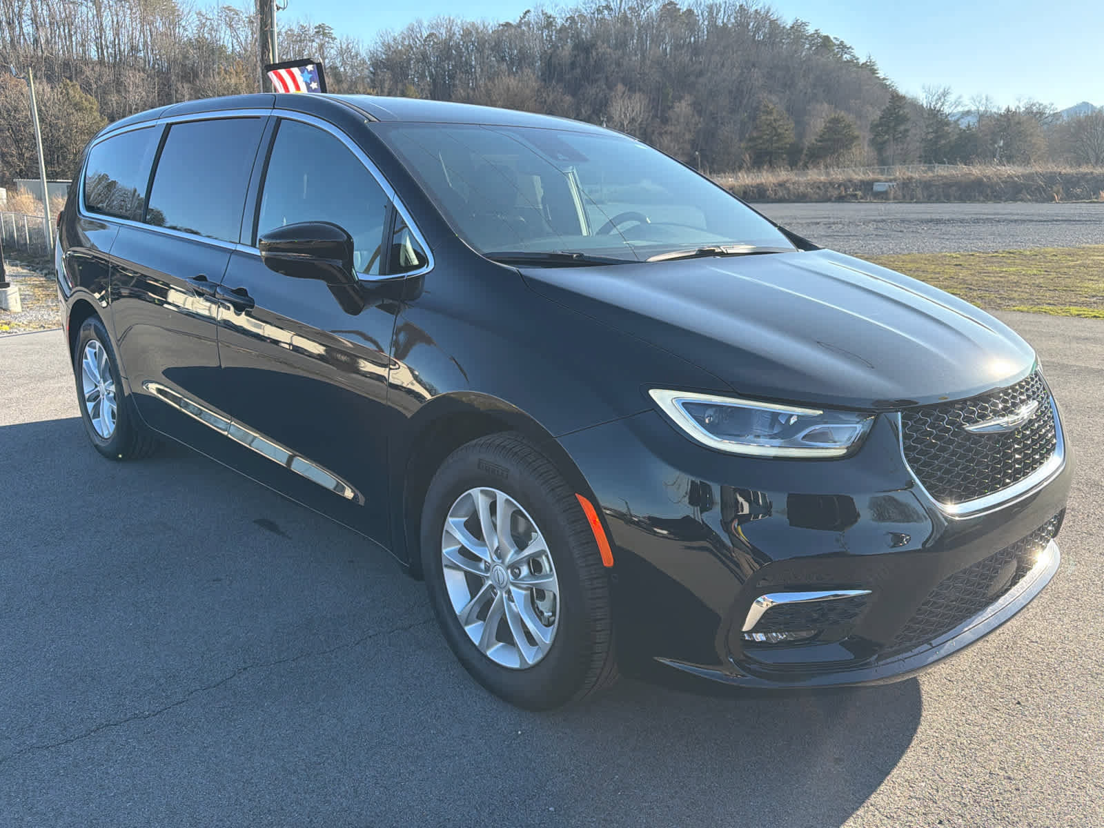 New 2026 Chrysler Pacifica Select image 9