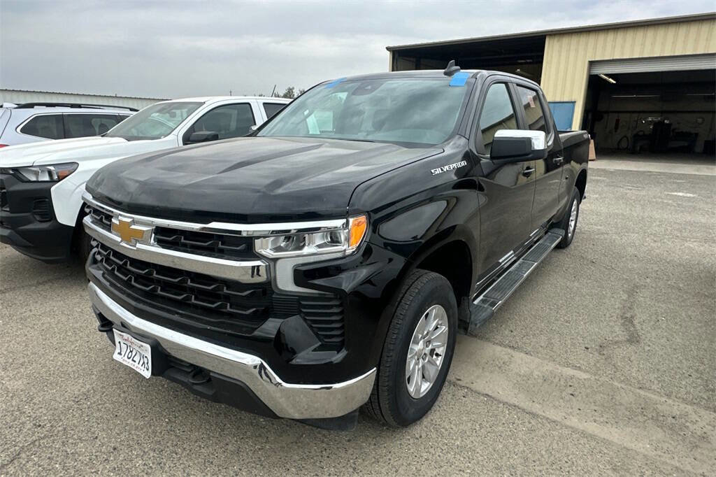 Used 2024 Chevrolet Silverado 1500 LT w/ Protection Package image 3