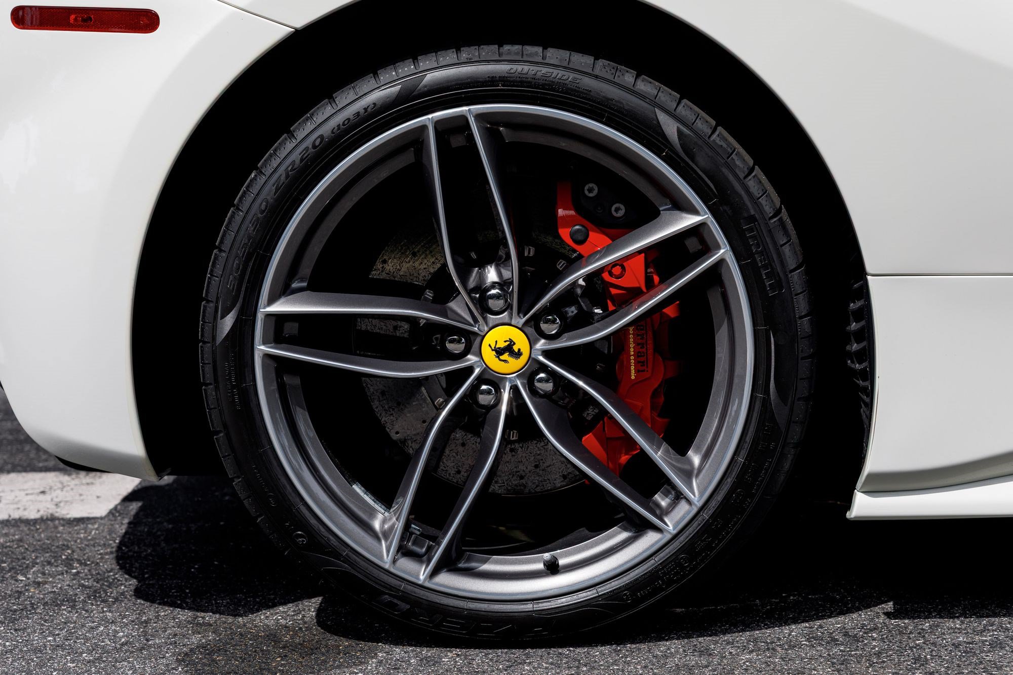 Used 2019 Ferrari 488 Spider RWD image 38