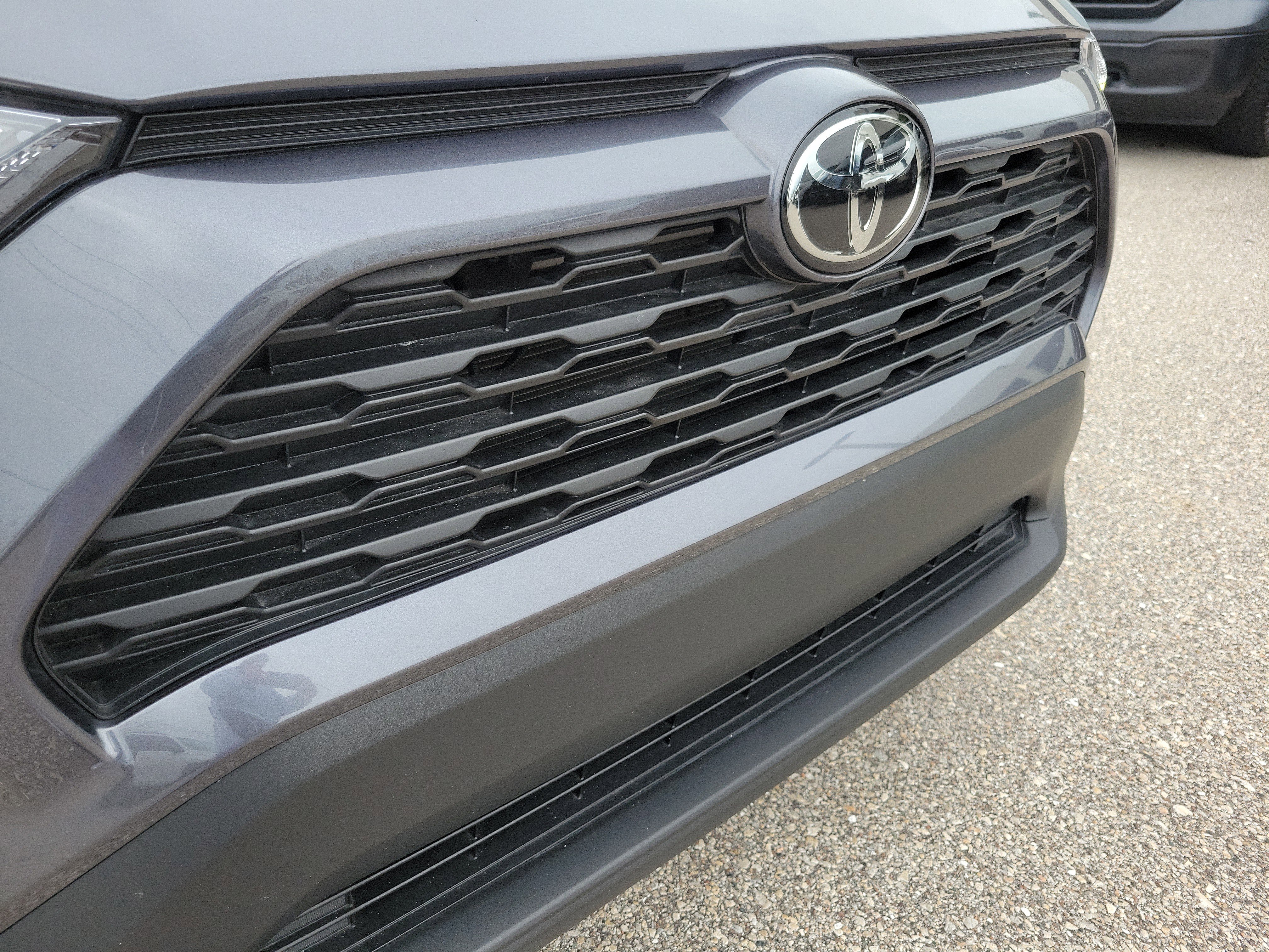 Used 2025 Toyota RAV4 XLE w/ Convenience Package image 7