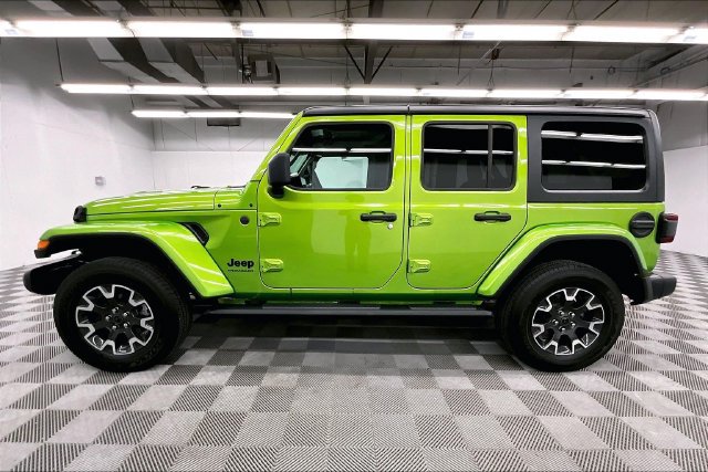 Used 2026 Jeep Wrangler Unlimited Sahara w/ Technology Group AWD/4WD image 14