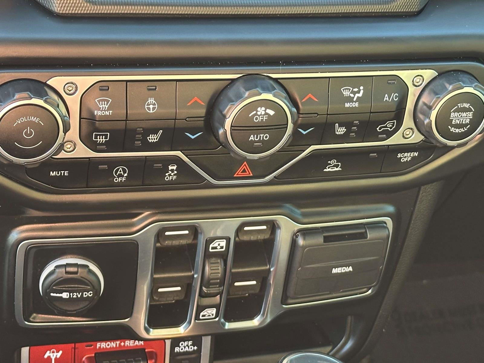 Used 2023 Jeep Gladiator Rubicon w/ LED Lighting Group image 12