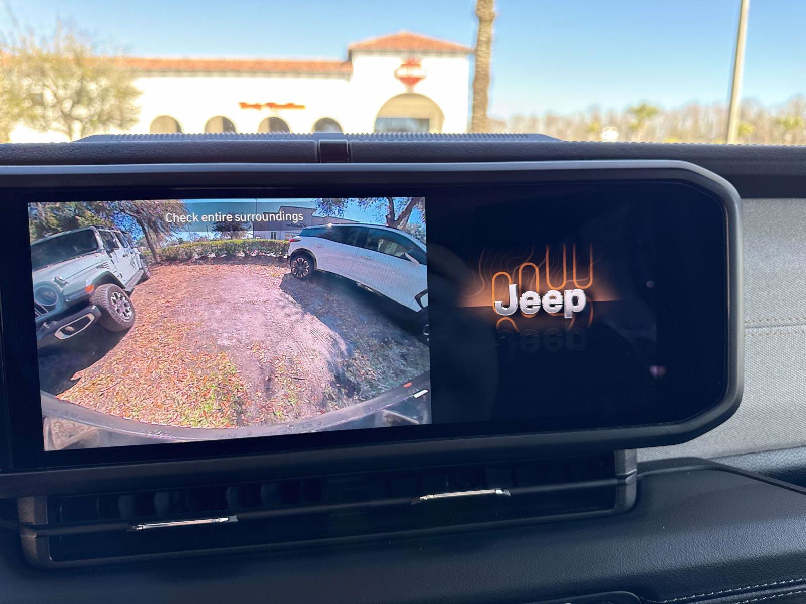 Used 2025 Jeep Wrangler Sahara w/ Safety Group image 24