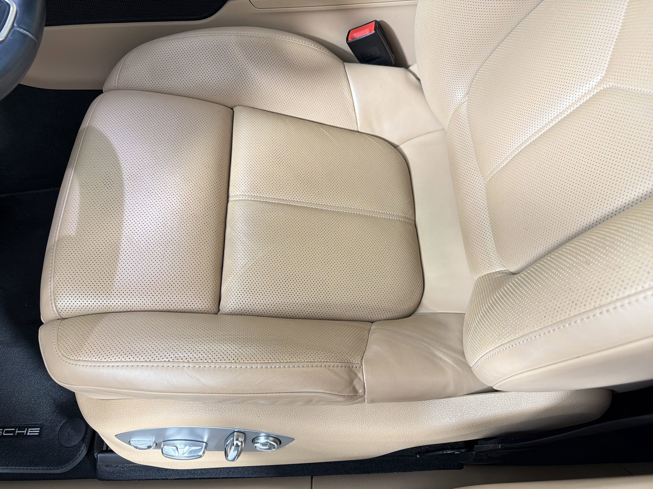 Certified 2020 Porsche Macan AWD/4WD image 14