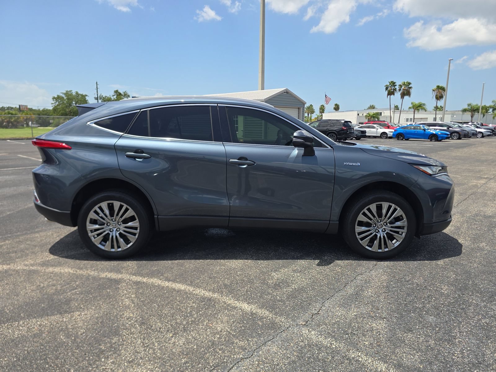 Used 2021 Toyota Venza Limited AWD/4WD image 3